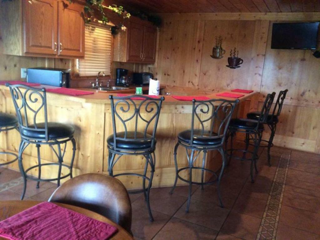 Spacious Party Hut Near Attractions McCookville Bagian luar foto